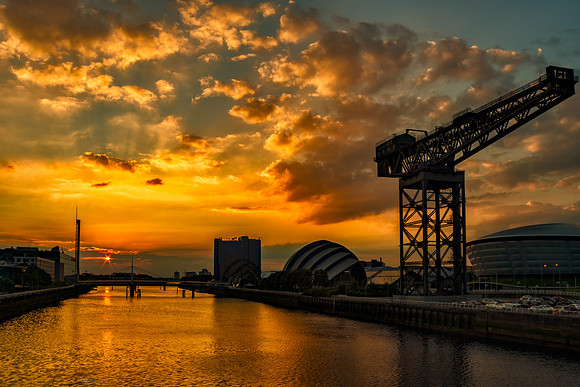 Glint of Gold, Glasgow
